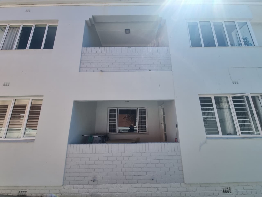 To Let 1 Bedroom Property for Rent in Gardens Western Cape